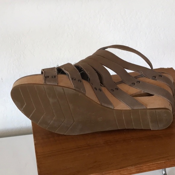 Eileen Fisher Lotus Wedges Wood/Leather Tan Leather EUC backyard BBQ Approved - Picture 8 of 9